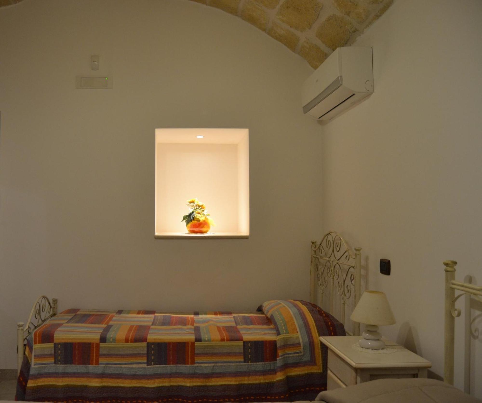 Al Borgo Antico Ristorante E B&B Crispiano Exterior photo